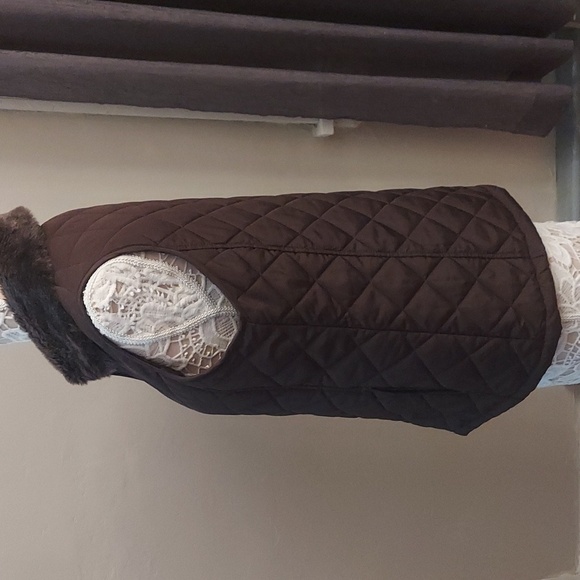 DEBBIE MORGAN Brown Quilted Zipper Front Sleeveless Vest - Picture 4 of 10